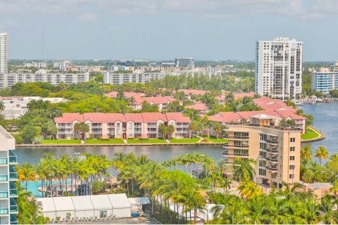 Купить кондоминиум в Холливуд, Флорида 1 спальня, 84.08м2, № 1984861 - фото 2