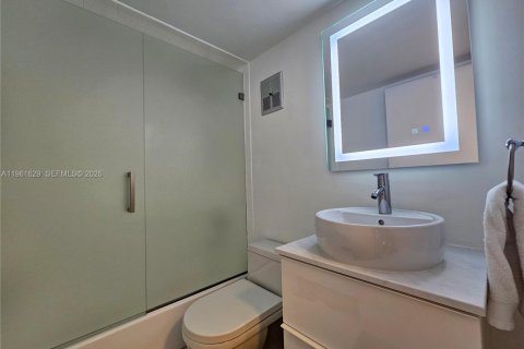 Снять в аренду квартиру в Майами-Бич, Флорида 2 спальни, 100.8м2, № 2024482 - фото 11