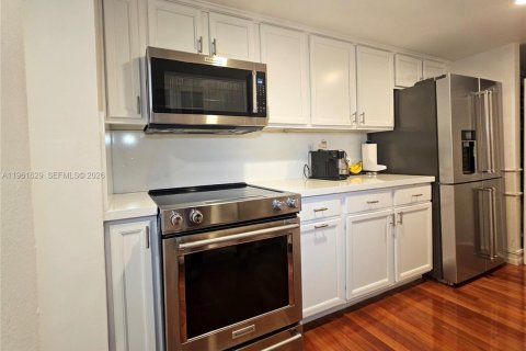 Снять в аренду квартиру в Майами-Бич, Флорида 2 спальни, 100.8м2, № 2024482 - фото 2