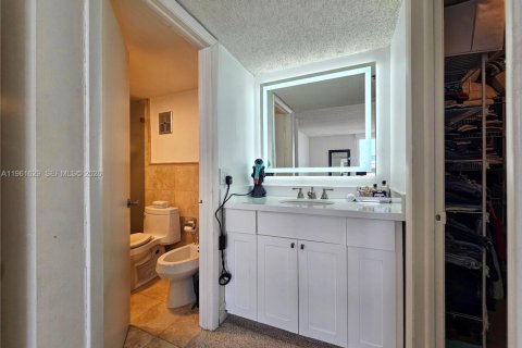 Снять в аренду квартиру в Майами-Бич, Флорида 2 спальни, 100.8м2, № 2024482 - фото 13