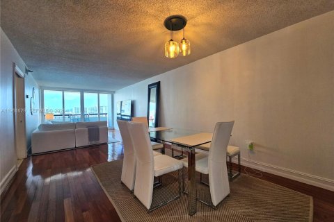 Снять в аренду квартиру в Майами-Бич, Флорида 2 спальни, 100.8м2, № 2024482 - фото 7