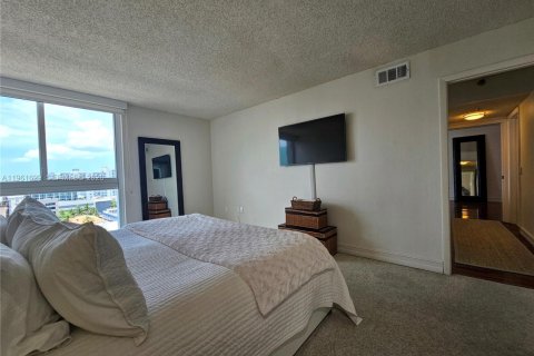 Снять в аренду квартиру в Майами-Бич, Флорида 2 спальни, 100.8м2, № 2024482 - фото 17