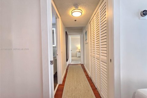 Снять в аренду квартиру в Майами-Бич, Флорида 2 спальни, 100.8м2, № 2024482 - фото 10