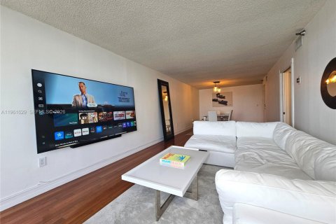 Снять в аренду квартиру в Майами-Бич, Флорида 2 спальни, 100.8м2, № 2024482 - фото 9