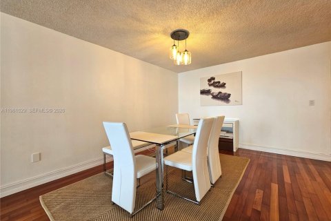 Снять в аренду квартиру в Майами-Бич, Флорида 2 спальни, 100.8м2, № 2024482 - фото 6