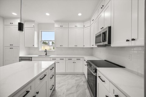 Villa ou maison à vendre à Palm Bay, Floride: 4 chambres, 225.85 m2 № 1841699 - photo 26
