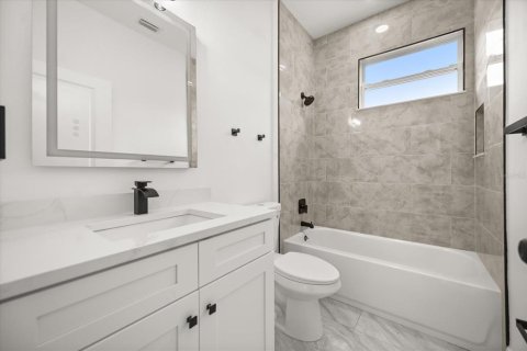 Villa ou maison à vendre à Palm Bay, Floride: 4 chambres, 225.85 m2 № 1841699 - photo 27