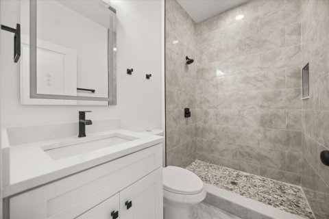 Villa ou maison à vendre à Palm Bay, Floride: 4 chambres, 225.85 m2 № 1841699 - photo 11