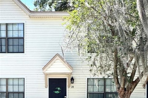 Condominio en venta en Plant City, Florida, 2 dormitorios, 83.24 m2 № 1719173 - foto 1