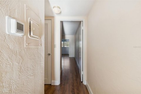 Condo in Saint Petersburg, Florida, 1 bedroom № 2151087 - photo 10