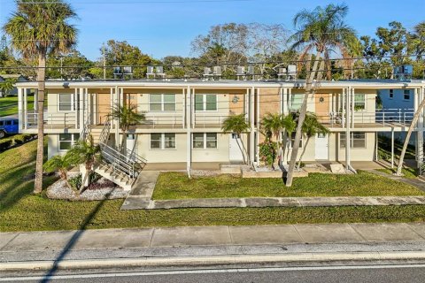 Condo in Saint Petersburg, Florida, 1 bedroom № 2151087 - photo 27