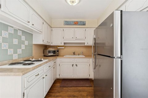Condo in Saint Petersburg, Florida, 1 bedroom № 2151087 - photo 8