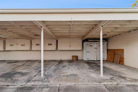 Condo in Saint Petersburg, Florida, 1 bedroom № 2151087 - photo 20
