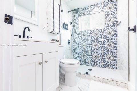 Commercial property in Miami, Florida 107.77 sq.m. № 1990465 - photo 15