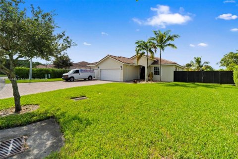 Villa ou maison à vendre à Miami, Floride: 4 chambres, 220.92 m2 № 1940955 - photo 20