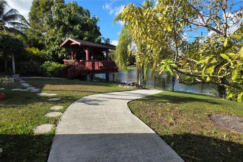 Villa ou maison à vendre à Miami, Floride: 4 chambres, 230.77 m2 № 1997509 - photo 26