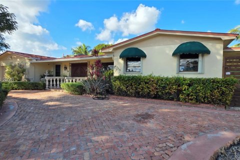Villa ou maison à Miami, Floride 4 chambres, 230.77 m2 № 1997509