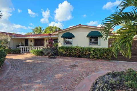 Villa ou maison à vendre à Miami, Floride: 4 chambres, 230.77 m2 № 1997509 - photo 7