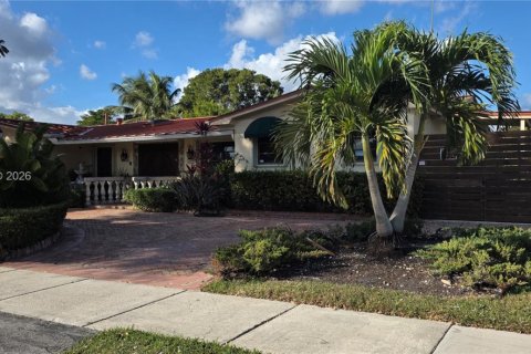 Villa ou maison à vendre à Miami, Floride: 4 chambres, 230.77 m2 № 1997509 - photo 2