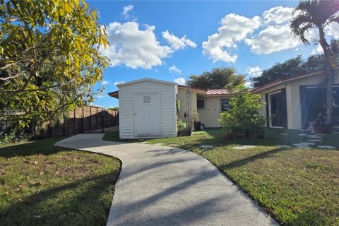 Villa ou maison à vendre à Miami, Floride: 4 chambres, 230.77 m2 № 1997509 - photo 19