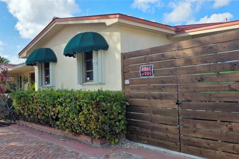 Villa ou maison à vendre à Miami, Floride: 4 chambres, 230.77 m2 № 1997509 - photo 4