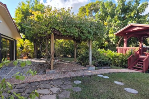 Villa ou maison à vendre à Miami, Floride: 4 chambres, 230.77 m2 № 1997509 - photo 28