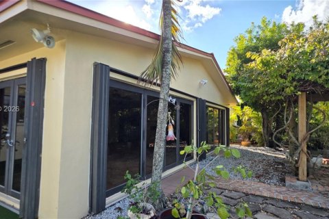 Villa ou maison à vendre à Miami, Floride: 4 chambres, 230.77 m2 № 1997509 - photo 15