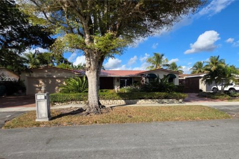 Villa ou maison à vendre à Miami, Floride: 4 chambres, 230.77 m2 № 1997509 - photo 12