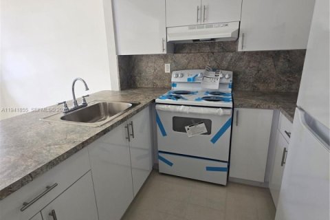 Снять в аренду кондоминиум в Майами, Флорида 2 спальни, 88.26м2, № 1998723 - фото 14