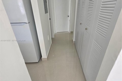 Снять в аренду кондоминиум в Майами, Флорида 2 спальни, 88.26м2, № 1998723 - фото 23