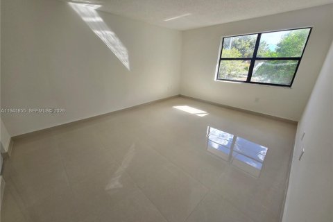 Снять в аренду кондоминиум в Майами, Флорида 2 спальни, 88.26м2, № 1998723 - фото 18