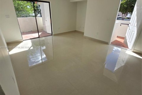 Снять в аренду кондоминиум в Майами, Флорида 2 спальни, 88.26м2, № 1998723 - фото 11