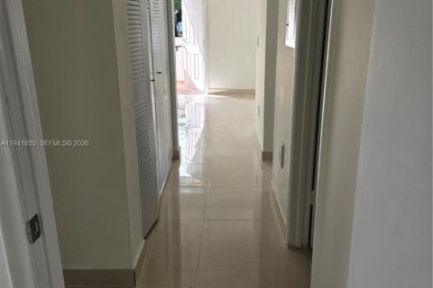 Снять в аренду кондоминиум в Майами, Флорида 2 спальни, 88.26м2, № 1998723 - фото 16