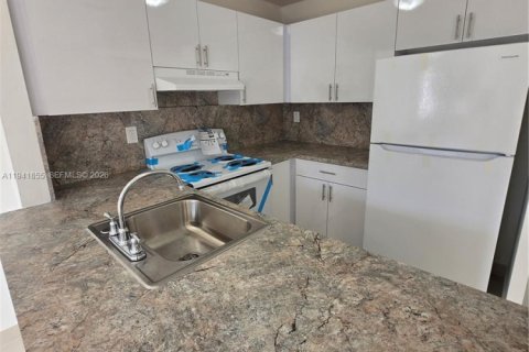 Снять в аренду кондоминиум в Майами, Флорида 2 спальни, 88.26м2, № 1998723 - фото 13