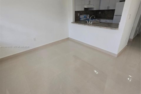 Снять в аренду кондоминиум в Майами, Флорида 2 спальни, 88.26м2, № 1998723 - фото 8