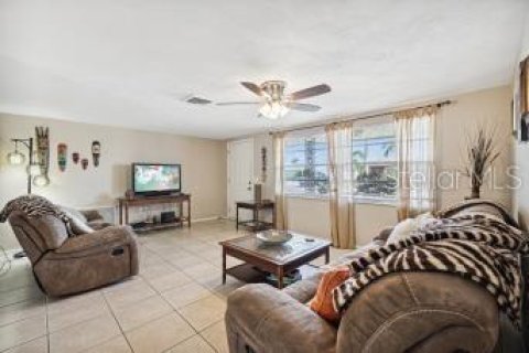 Casa en venta en New Port Richey, Florida, 2 dormitorios, 104.79 m2 № 2218097 - foto 6