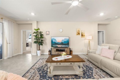 House in Plant City, Florida 4 bedrooms, 235.69 sq.m. № 2210636 - photo 7