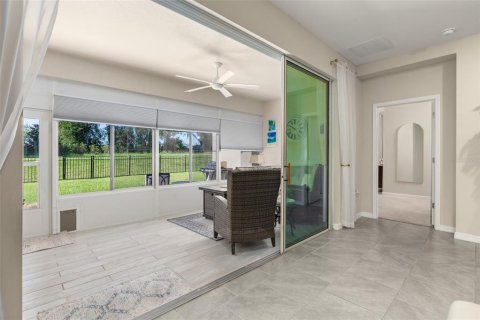 House in Plant City, Florida 4 bedrooms, 235.69 sq.m. № 2210636 - photo 17