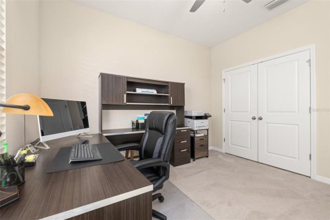 House in Plant City, Florida 4 bedrooms, 235.69 sq.m. № 2210636 - photo 24