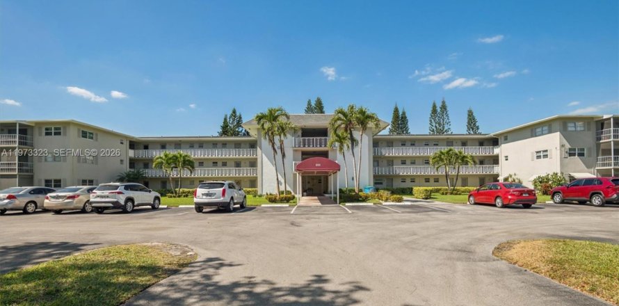 Кондоминиум с 2 спальнями в Холливуд, Флорида № 2033765