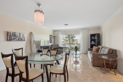 Купить кондоминиум в Холливуд, Флорида 2 спальни, 83.52м2, № 2033765 - фото 6