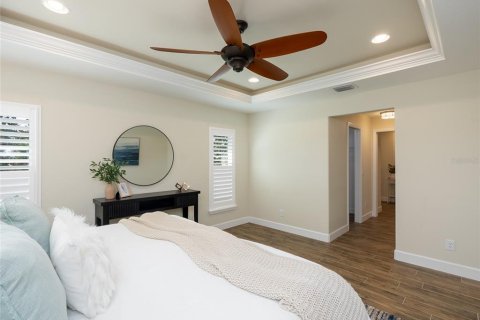 House in North Port, Florida 3 bedrooms, 172.15 sq.m. № 2304498 - photo 25