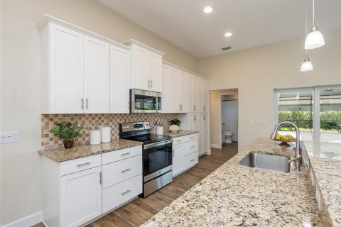 House in North Port, Florida 3 bedrooms, 172.15 sq.m. № 2304498 - photo 14