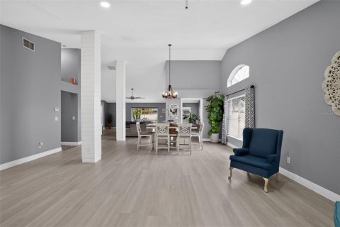House in Tampa, Florida 3 bedrooms, 198.07 sq.m. № 2339753 - photo 15