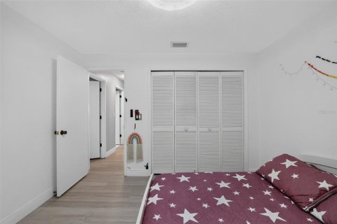 House in Tampa, Florida 3 bedrooms, 198.07 sq.m. № 2339753 - photo 27