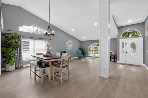 House in Tampa, Florida 3 bedrooms, 198.07 sq.m. № 2339753 - photo 3
