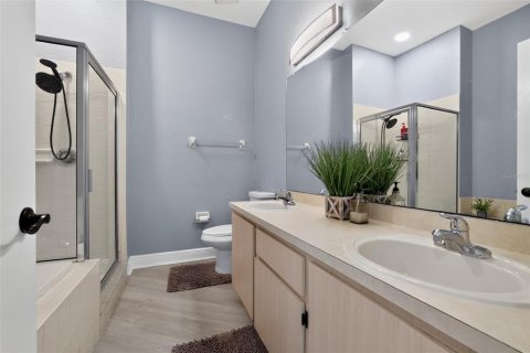House in Tampa, Florida 3 bedrooms, 198.07 sq.m. № 2339753 - photo 23