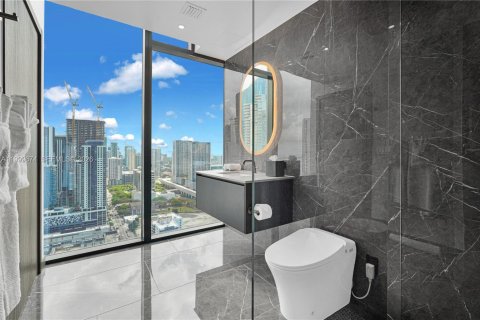 Condo in Miami, Florida, 2 bedrooms  № 2256376 - photo 3
