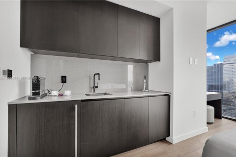 Condo in Miami, Florida, 2 bedrooms  № 2256376 - photo 11