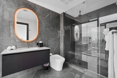 Condo in Miami, Florida, 2 bedrooms  № 2256376 - photo 8